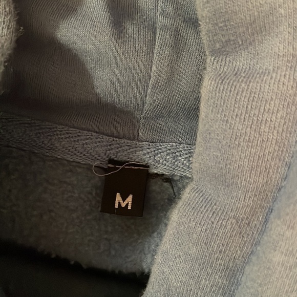 ‘SISTERS’ hoodie, size Medium - Picture 7 of 8